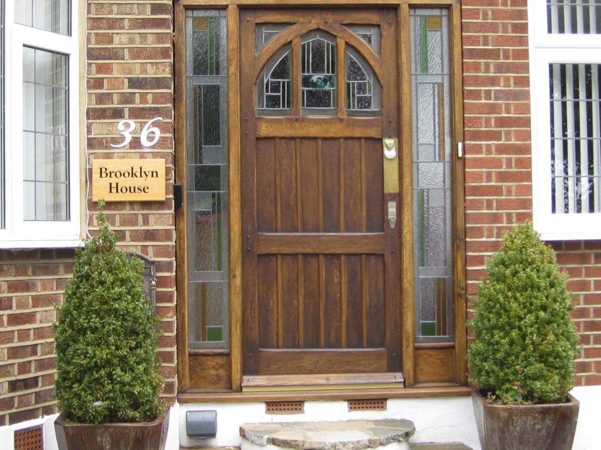 Brooklyn House Hotel Barnet Bagian luar foto