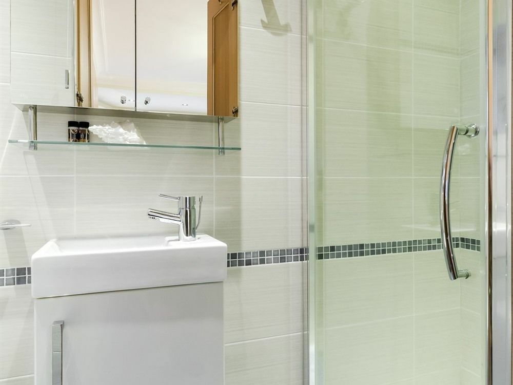 Brooklyn House Hotel Barnet Bagian luar foto