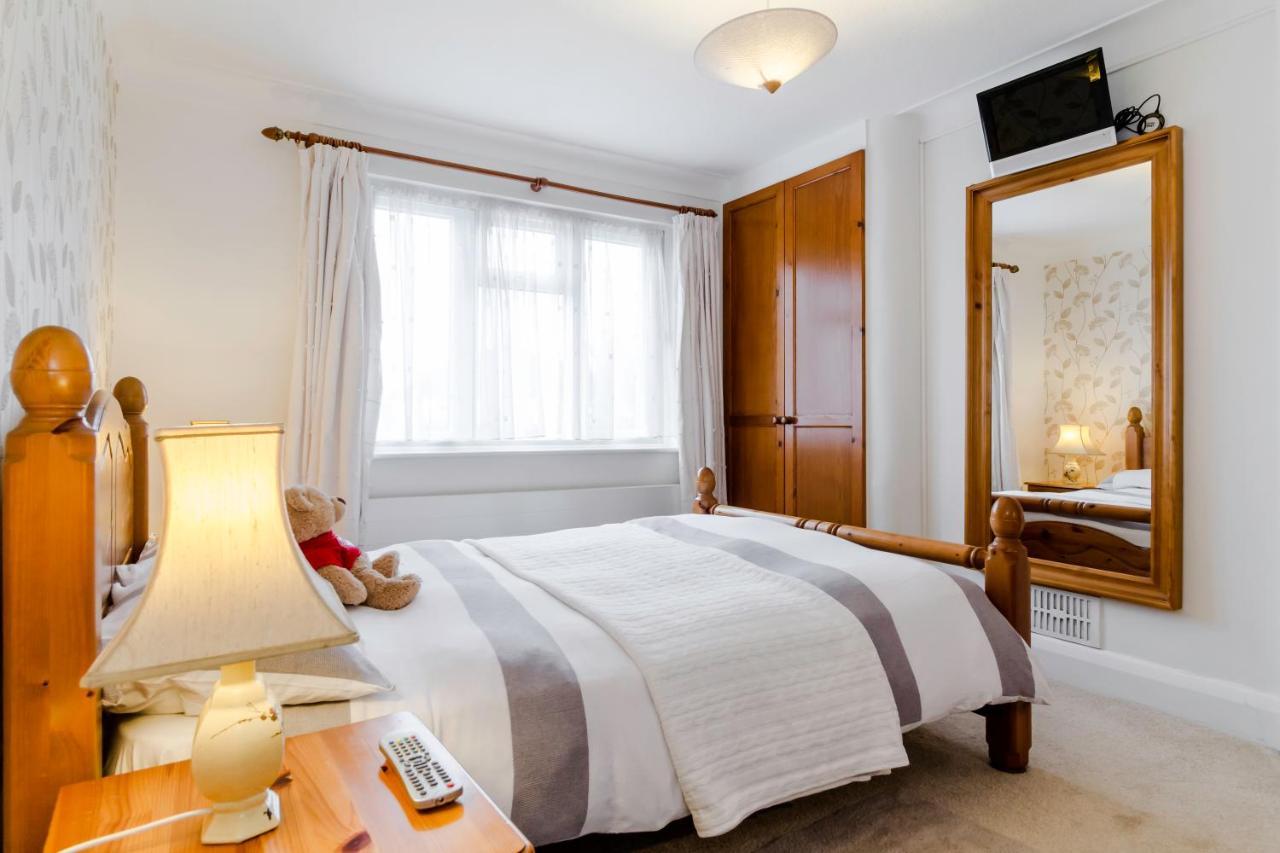 Brooklyn House Hotel Barnet Bagian luar foto