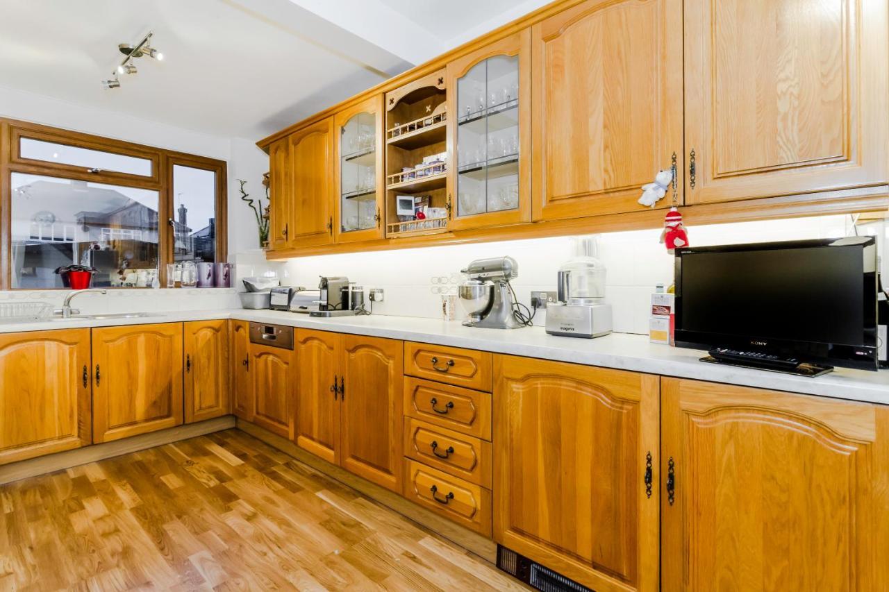 Brooklyn House Hotel Barnet Bagian luar foto