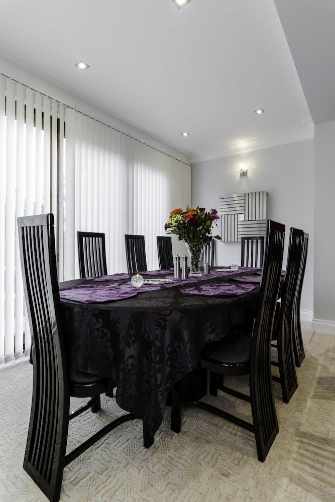 Brooklyn House Hotel Barnet Bagian luar foto